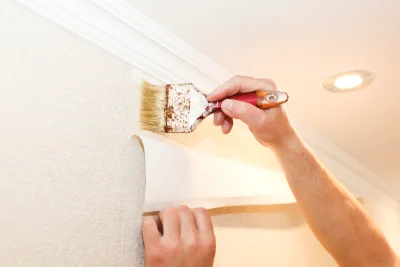 Pose de papier peint à Moitron — revêtements muraux et toiles de verre